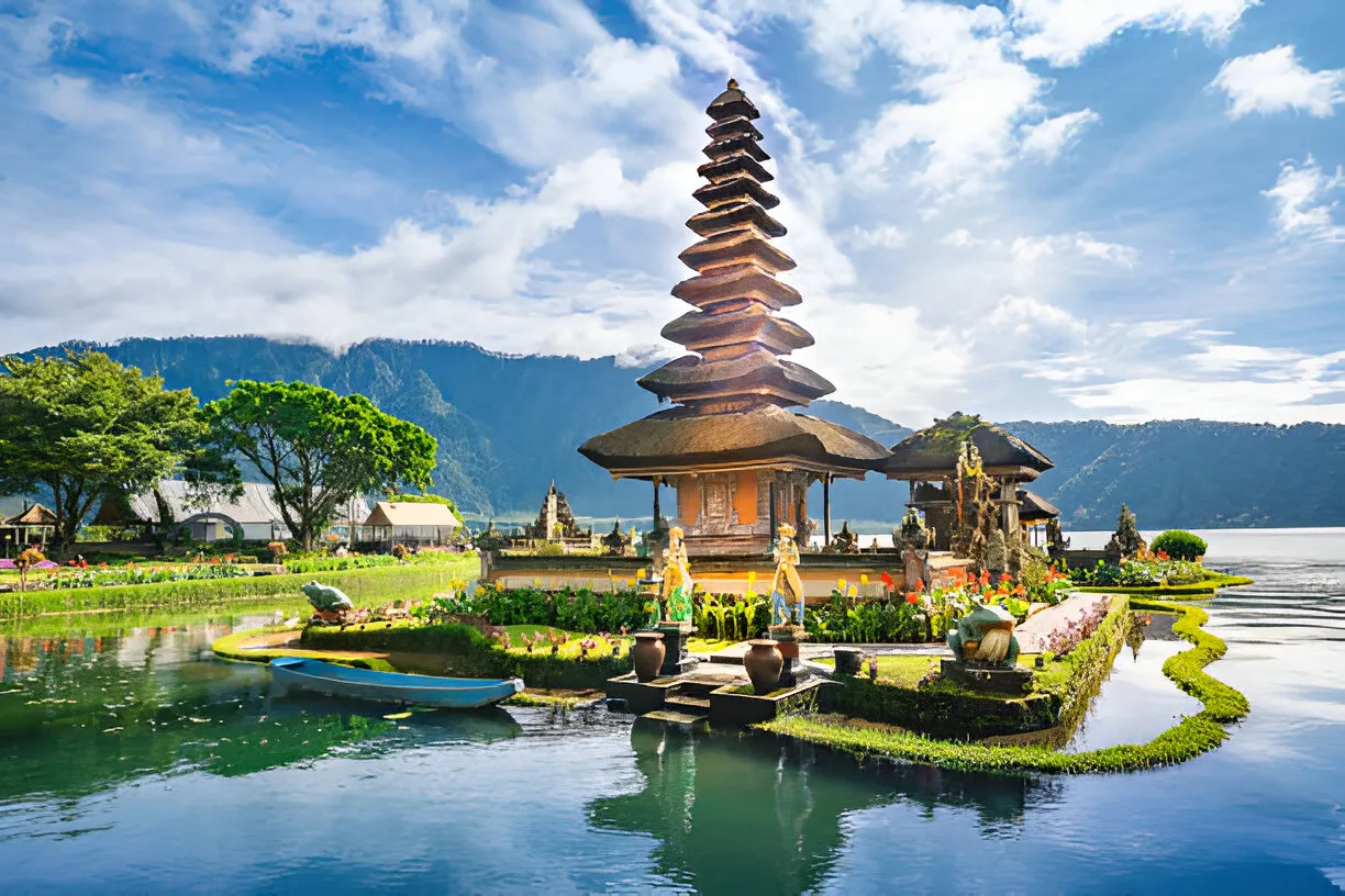 10 Best Places for Christmas Vacation in the World